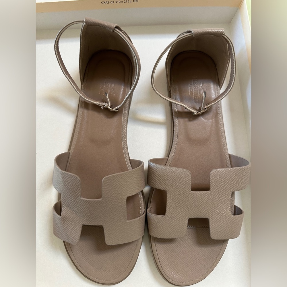 Chic Beige Sandals with Ankle Strap